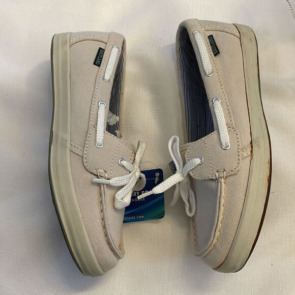EASTLAND BONE CANVAS BOAT SHOES.  NEW IN BOX - Picture 2 of 9